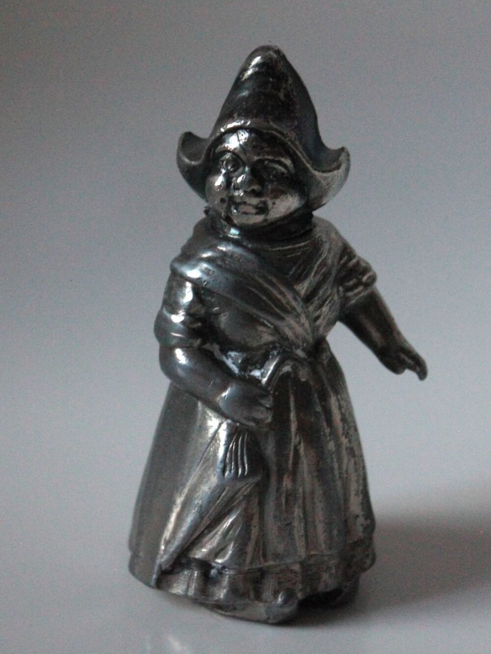 [M.W. CARR] Antique Dutch Woman Shaker (Electroplated White Metal)